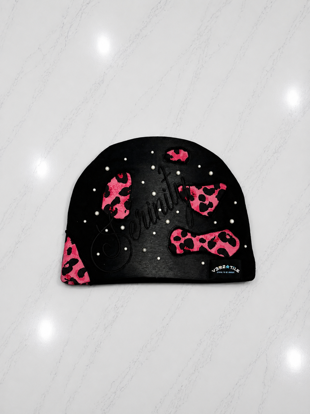 Serinity Noir/Rosé Leopard Beanie