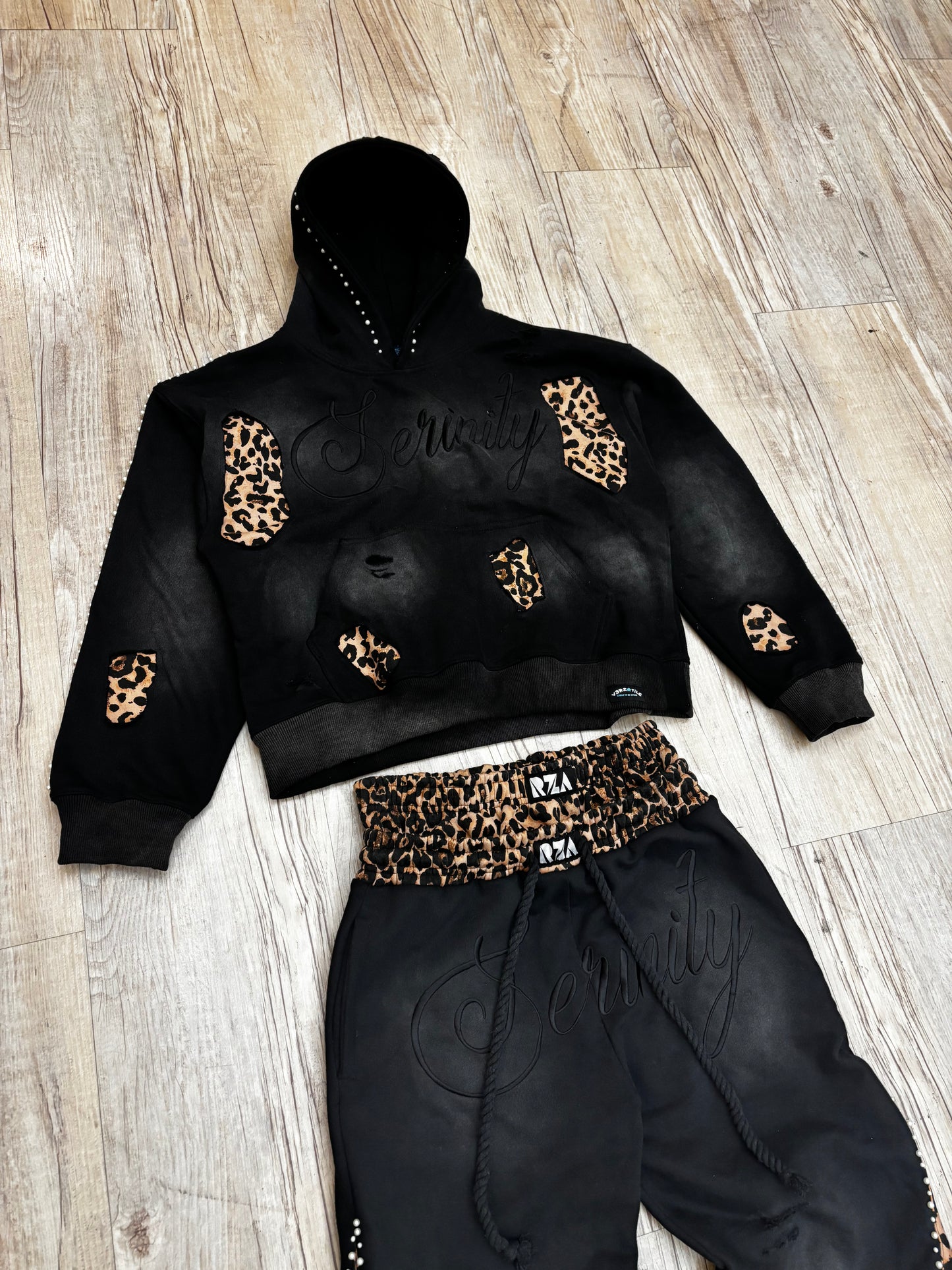 Serinity Noir/Rosé Leopard Set